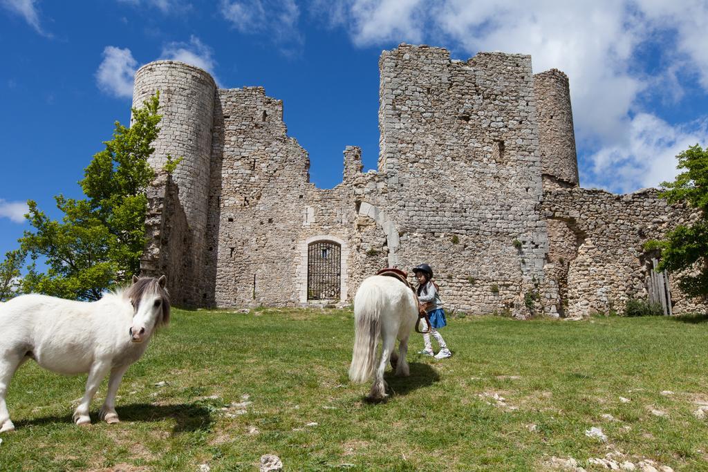 Отель Ferme Saint Pierre Bargeme Экстерьер фото